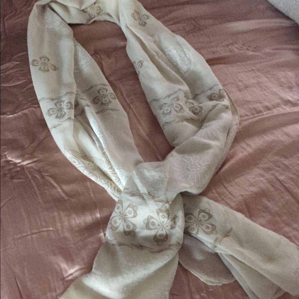 Poly/cotten beige scarf
